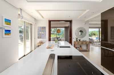 Luxury Villa Photo #13