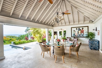 Luxury Villa Photo #5