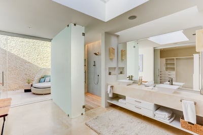 Luxury Villa Photo #22