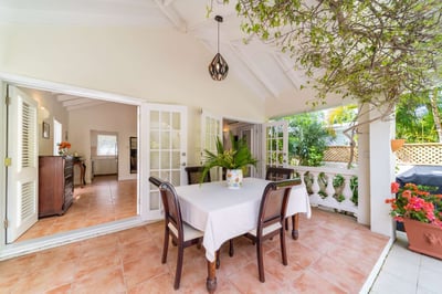 Luxury Villa Photo #11