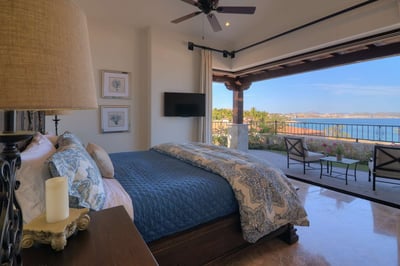 Luxury Villa Photo #21