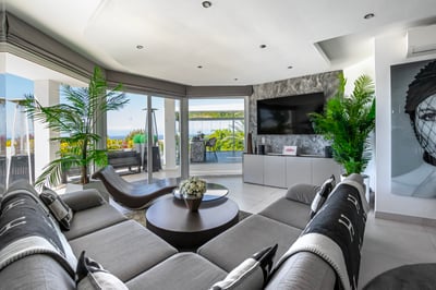 Luxury Villa Photo #23