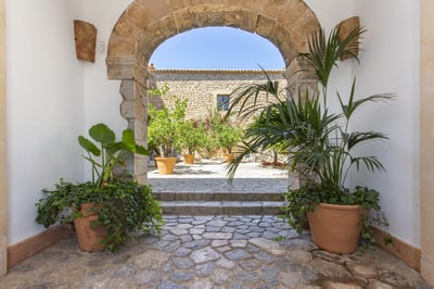 Luxury Villa Photo #14
