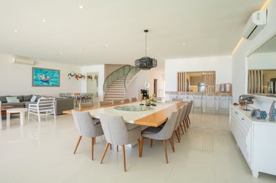 Luxury Villa Photo #13
