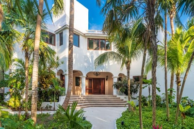 Luxury Villa Photo #16