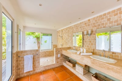 Luxury Villa Photo #31