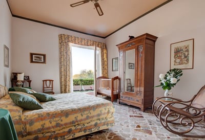 Luxury Villa Photo #23