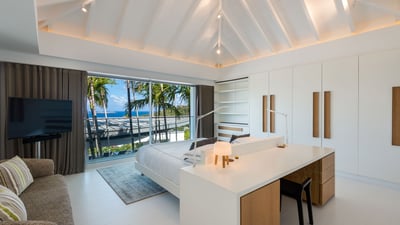 Luxury Villa Photo #32