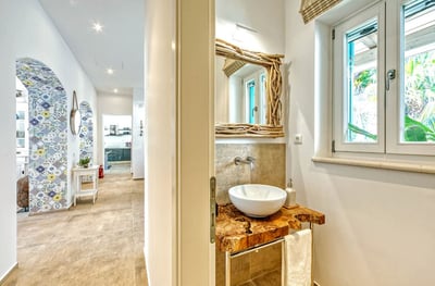 Luxury Villa Photo #35