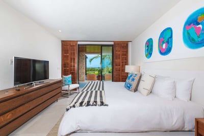 Luxury Villa Photo #13
