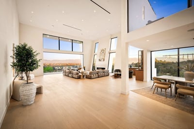 Luxury Villa Photo #26
