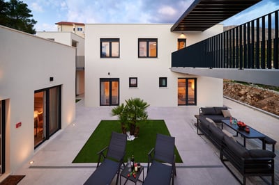 Luxury Villa Photo #12