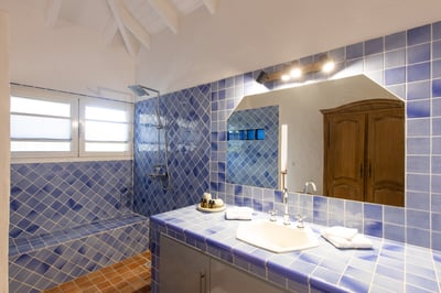 Luxury Villa Photo #34