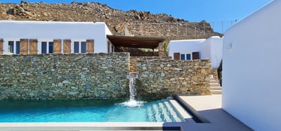 Luxury Villa Photo #3
