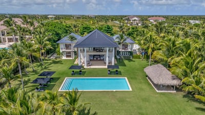 Luxury Villa Photo #4