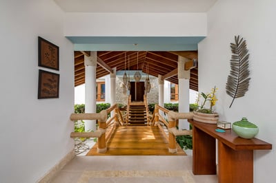 Luxury Villa Photo #30