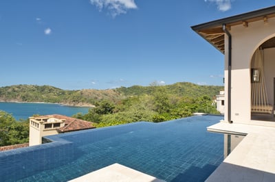 Luxury Villa Photo #7