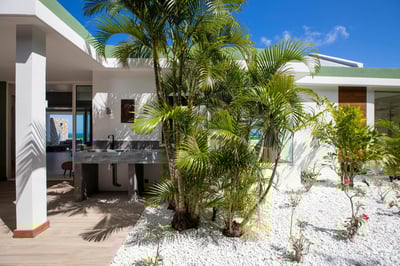 Luxury Villa Photo #18