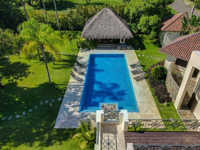 Luxury Villa Photo #4
