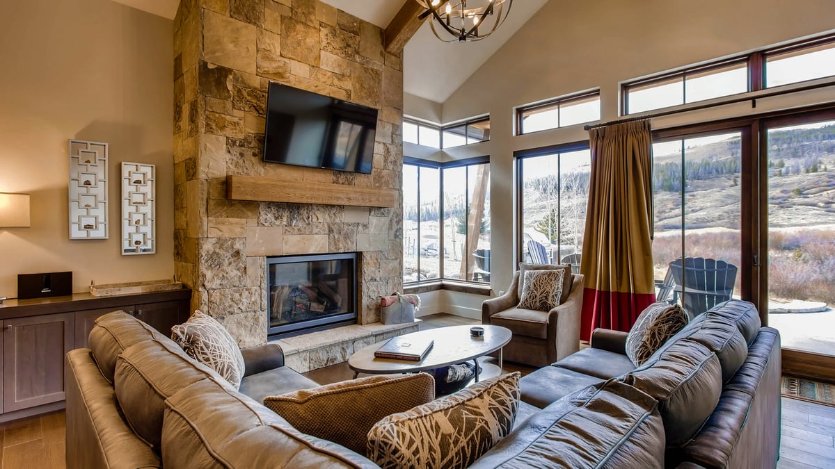 River Song at the Shores