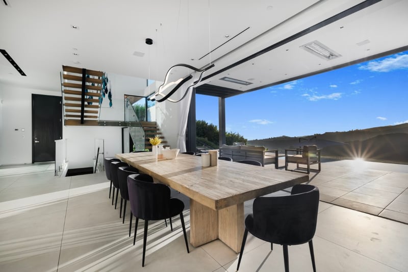 Linda Flora Modern Estate