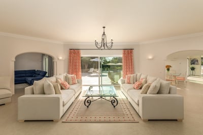 Luxury Villa Photo #13