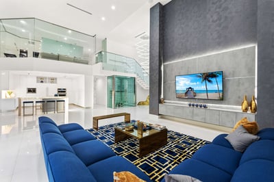 Luxury Villa Photo #26