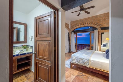 Luxury Villa Photo #37