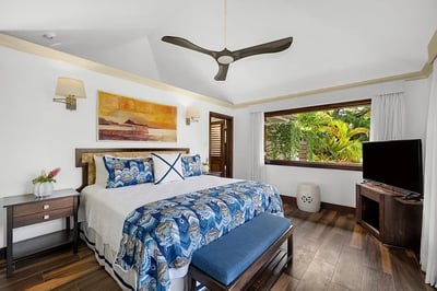 Luxury Villa Photo #32