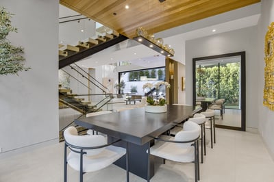 Luxury Villa Photo #26