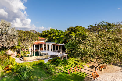 Luxury Villa Photo #17