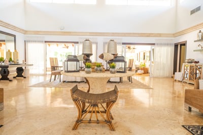 Luxury Villa Photo #25