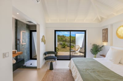 Luxury Villa Photo #38