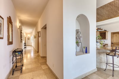 Luxury Villa Photo #33