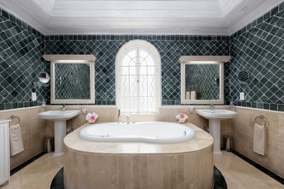 Luxury Villa Photo #17