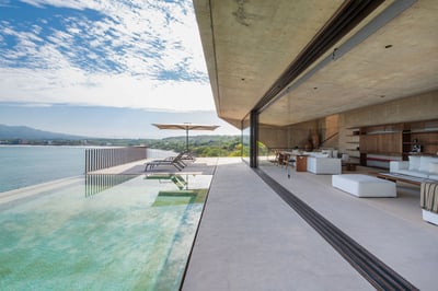 Luxury Villa Photo #5