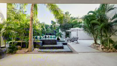 Luxury Villa Photo #19