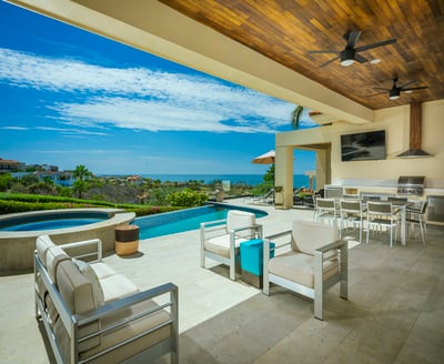 Luxury Villa Photo #12