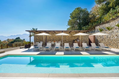 Luxury Villa Photo #6