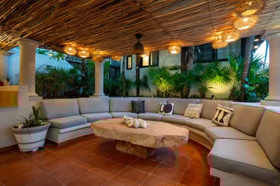 Luxury Villa Photo #22