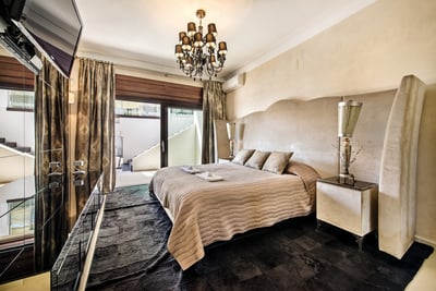 Luxury Villa Photo #25
