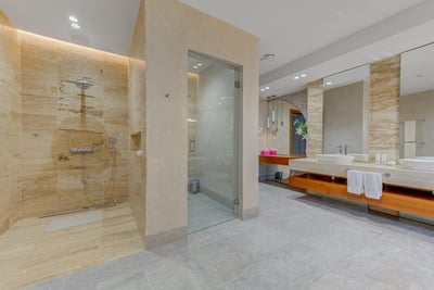 Luxury Villa Photo #29