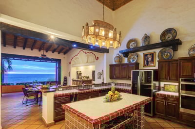 Luxury Villa Photo #18