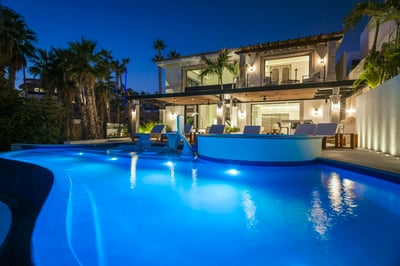 Luxury Villa Photo #7