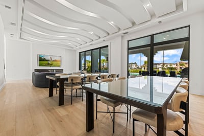 Luxury Villa Photo #16