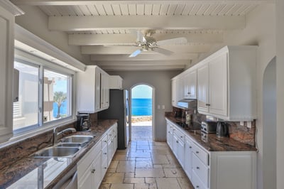 Luxury Villa Photo #16