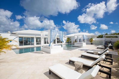 Luxury Villa Photo #6