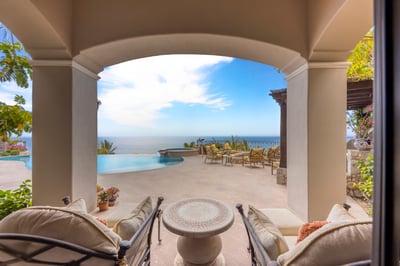 Luxury Villa Photo #50