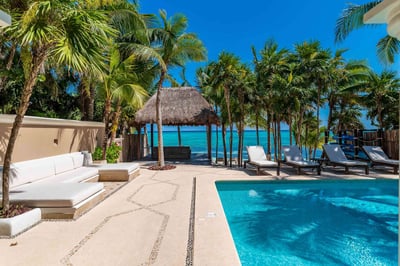 Luxury Villa Photo #16