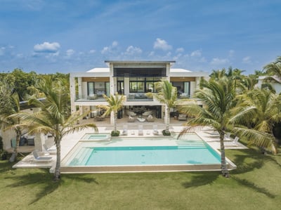 Luxury Villa Photo #4